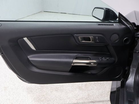 Used 2021 Ford Mustang Shelby GT500 w/ Technology Package image 13