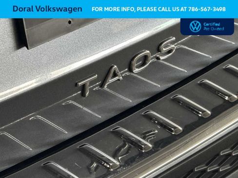 Certified 2024 Volkswagen Taos SE image 10
