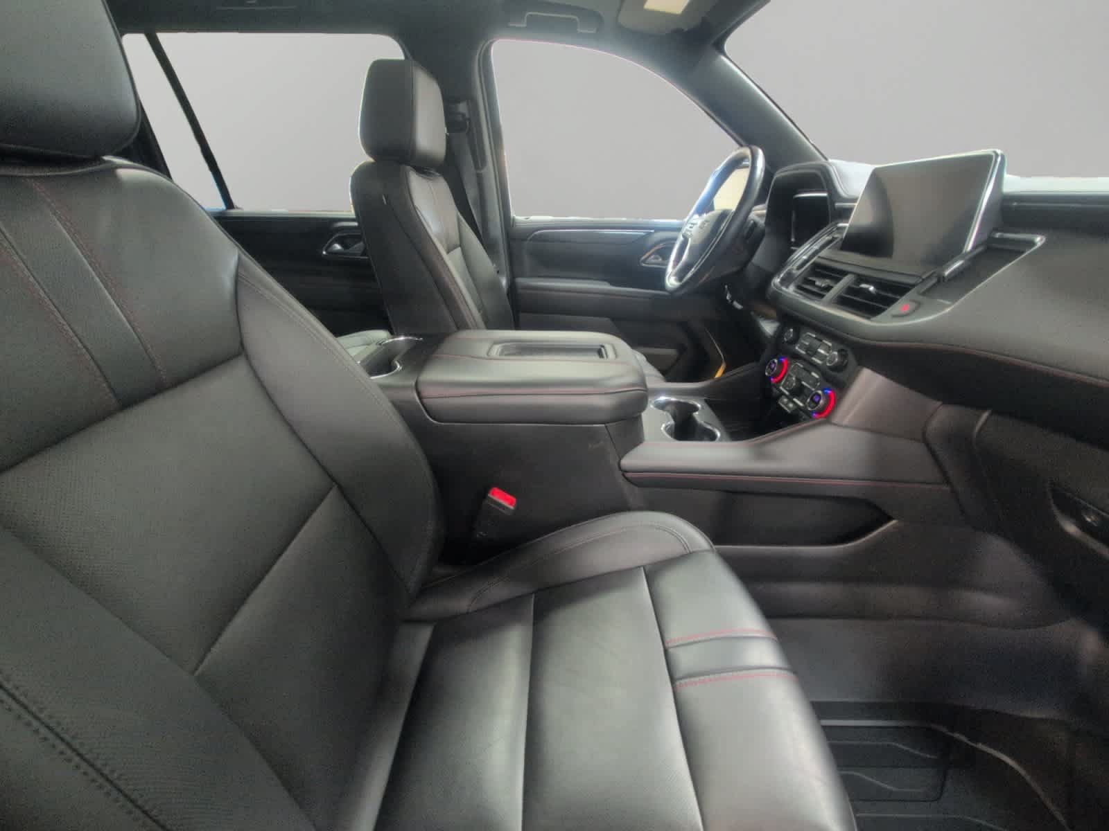 Used 2022 Chevrolet Suburban RST w/ Luxury Package AWD/4WD image 15