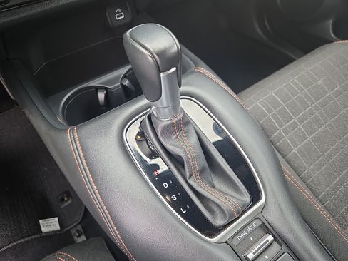 Used 2025 Honda HR-V Sport image 27