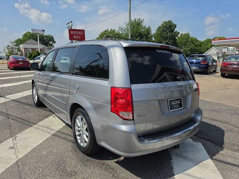 Used 2016 Dodge Grand Caravan SXT FWD image 7