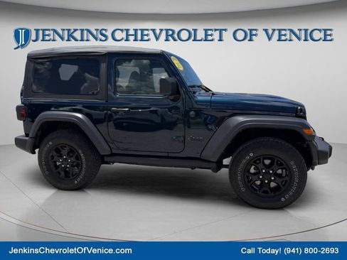 Used 2025 Jeep Wrangler Sport AWD/4WD image 2
