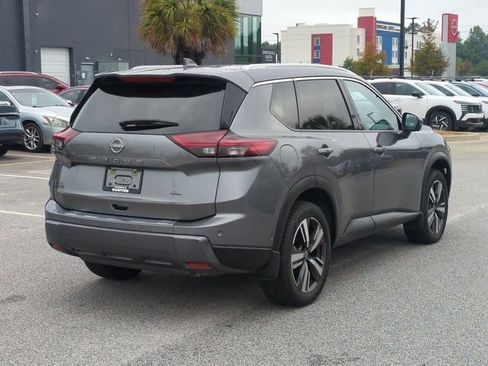 Certified 2025 Nissan Rogue SL w/ SL Premium Package FWD image 4