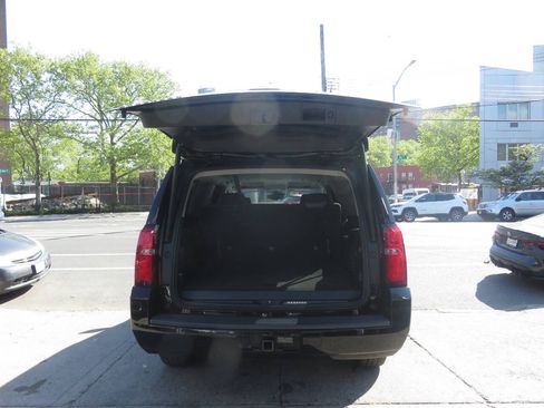 Used 2019 Chevrolet Suburban LT AWD/4WD image 21