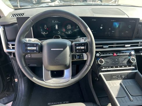 Used 2025 Hyundai Santa Fe XRT image 12