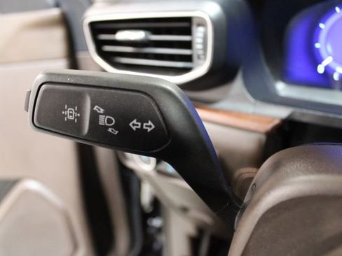 Used 2022 Ford Explorer King Ranch w/ Technology Package image 35