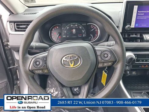 Used 2023 Toyota RAV4 LE AWD/4WD image 17