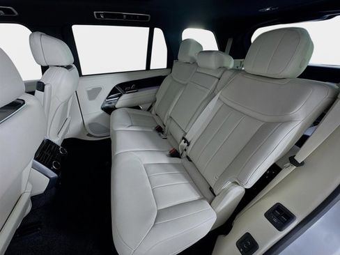 Certified 2025 Land Rover Range Rover Long Wheelbase SE image 24