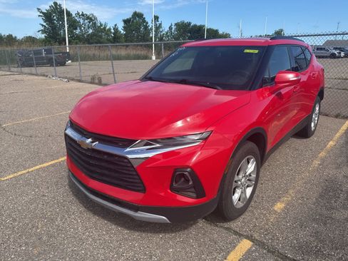 Used 2020 Chevrolet Blazer LT FWD image 2