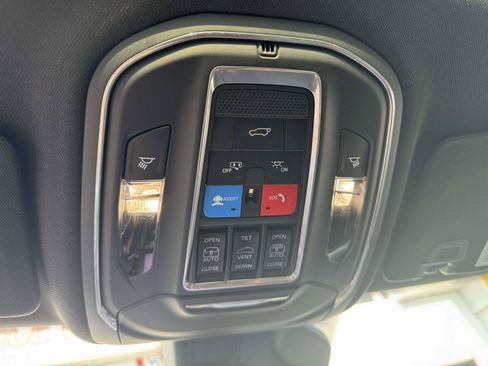 Used 2026 Jeep Grand Cherokee Limited w/ Limited Altitude Package AWD/4WD image 28