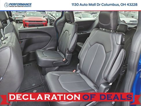 New 2026 Chrysler Pacifica Select w/ S Appearance Package FWD image 18
