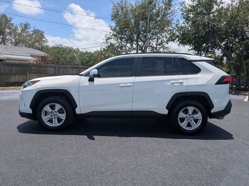 Used 2020 Toyota RAV4 XLE w/ Convenience Package FWD image 7