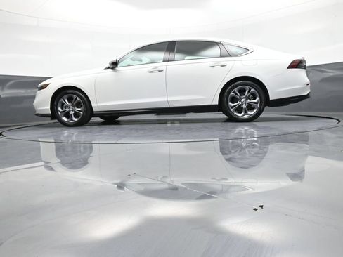 Certified 2024 Honda Accord EX image 33