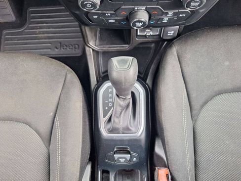 Used 2021 Jeep Renegade Sport FWD image 48