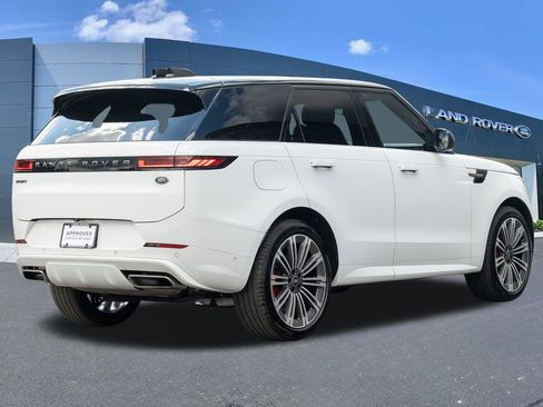 Used 2023 Land Rover Range Rover Sport SE Dynamic AWD/4WD image 4