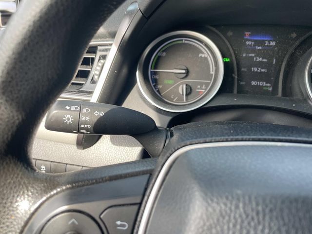 Used 2024 Toyota Camry LE FWD image 32