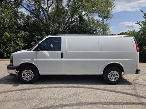 Used 2019 GMC Savana 2500 w/ Enhanced Convenience Package RWD image 3