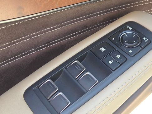 Used 2018 Lexus LS 500 AWD image 36