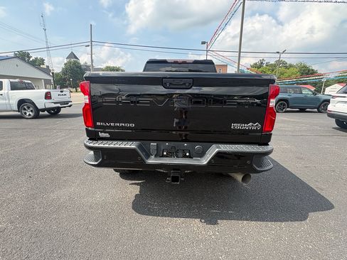 Used 2020 Chevrolet Silverado 2500 High Country w/ Z71 Off-Road Package AWD/4WD image 3