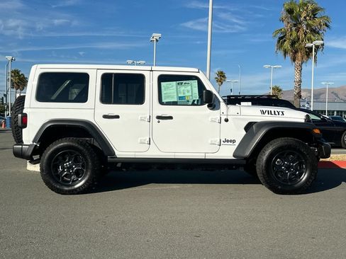 Used 2023 Jeep Wrangler Unlimited w/ Cold Weather Group AWD/4WD image 3