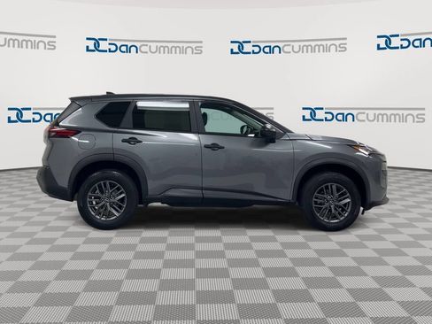 Used 2023 Nissan Rogue S FWD image 9