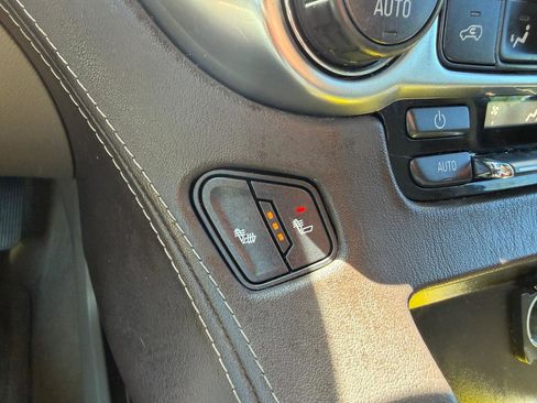 Used 2015 Chevrolet Suburban LT w/ Luxury Package AWD/4WD image 24