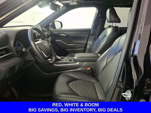 Used 2023 Toyota Highlander XSE AWD/4WD image 15