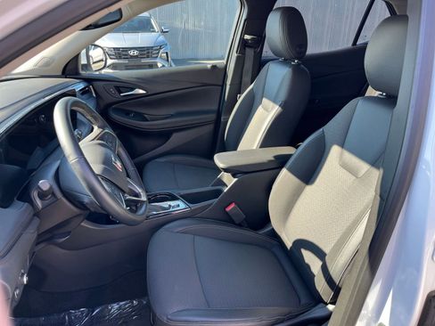 Used 2025 Buick Encore GX Preferred image 34