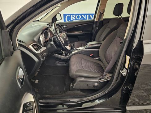 Used 2019 Dodge Journey SE w/ Premium Group image 12