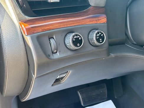 Used 2015 Cadillac Escalade Premium AWD/4WD image 26