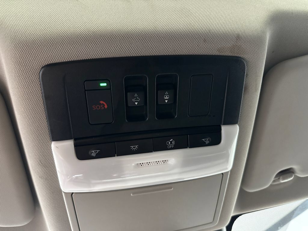 Used 2023 Nissan Rogue SV w/ SV Premium B Package FWD image 33