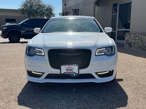 Used 2022 Chrysler 300 Touring L w/ Comfort Group image 5