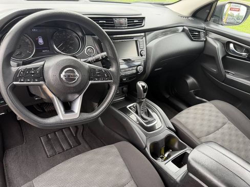 Used 2020 Nissan Rogue Sport SV FWD image 10