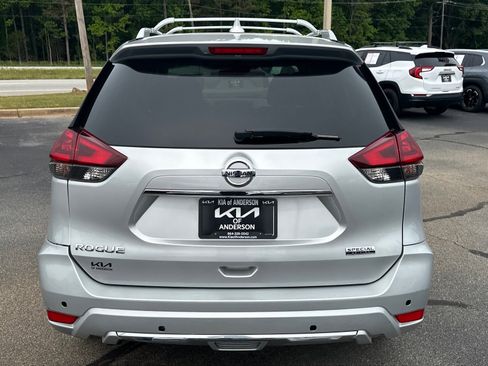 Used 2019 Nissan Rogue S w/ Special Edition Package FWD image 4