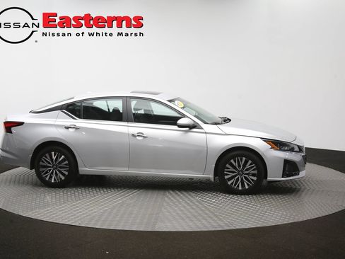 Used 2023 Nissan Altima 2.5 SV w/ SV Premium Package AWD/4WD image 47