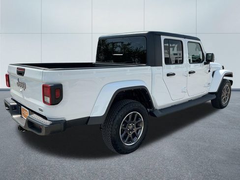 Certified 2022 Jeep Gladiator Overland w/ Popular Equipment Package AWD/4WD image 6