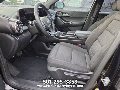 Used 2025 Chevrolet Equinox LT FWD image 6