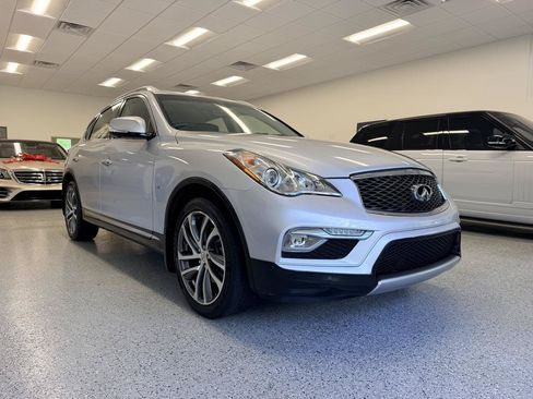 Used 2017 INFINITI QX50 2WD w/ Premium Plus Package image 10