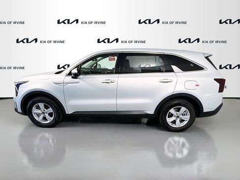 New 2026 Kia Sorento LX FWD image 4