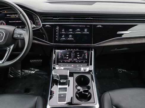 Used 2023 Audi Q7 2.0T Premium w/ Convenience Package AWD/4WD image 16