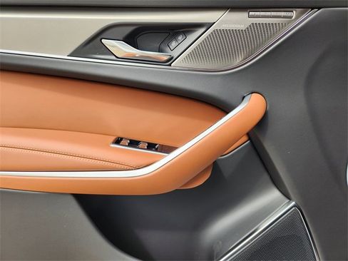 Used 2026 Jaguar F-PACE R-Dynamic S image 17