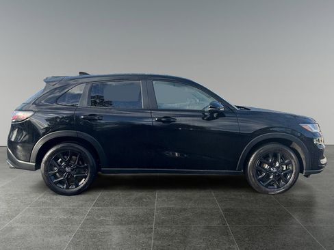 Used 2025 Honda HR-V Sport image 8