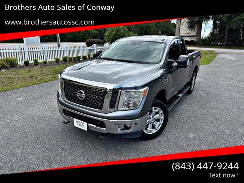 Used 2017 Nissan Titan SV RWD image 1