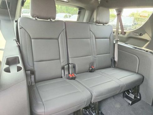 New 2026 Chevrolet Suburban LT w/ Comfort Package AWD/4WD image 15