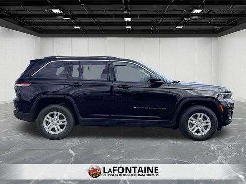 Certified 2023 Jeep Grand Cherokee Laredo w/ Luxury Tech Group I AWD/4WD image 4