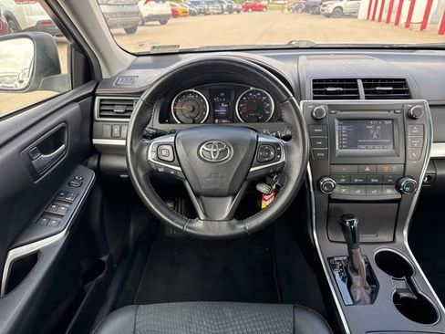 Used 2015 Toyota Camry SE FWD image 25