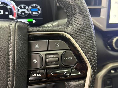 Used 2024 Toyota Tundra Limited AWD/4WD image 19