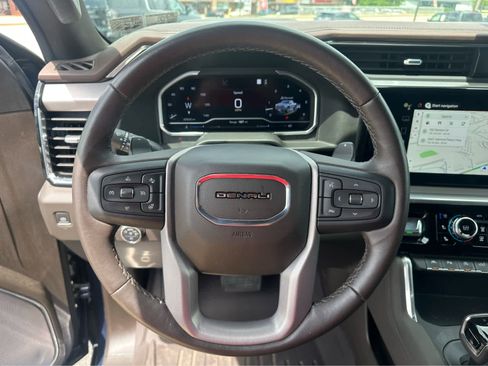 Used 2023 GMC Sierra 1500 Denali w/ Technology Package AWD/4WD image 12