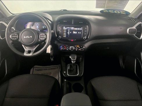 Used 2025 Kia Soul LX FWD image 6