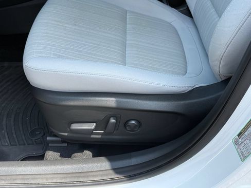 Certified 2023 Hyundai Kona SEL AWD/4WD image 17